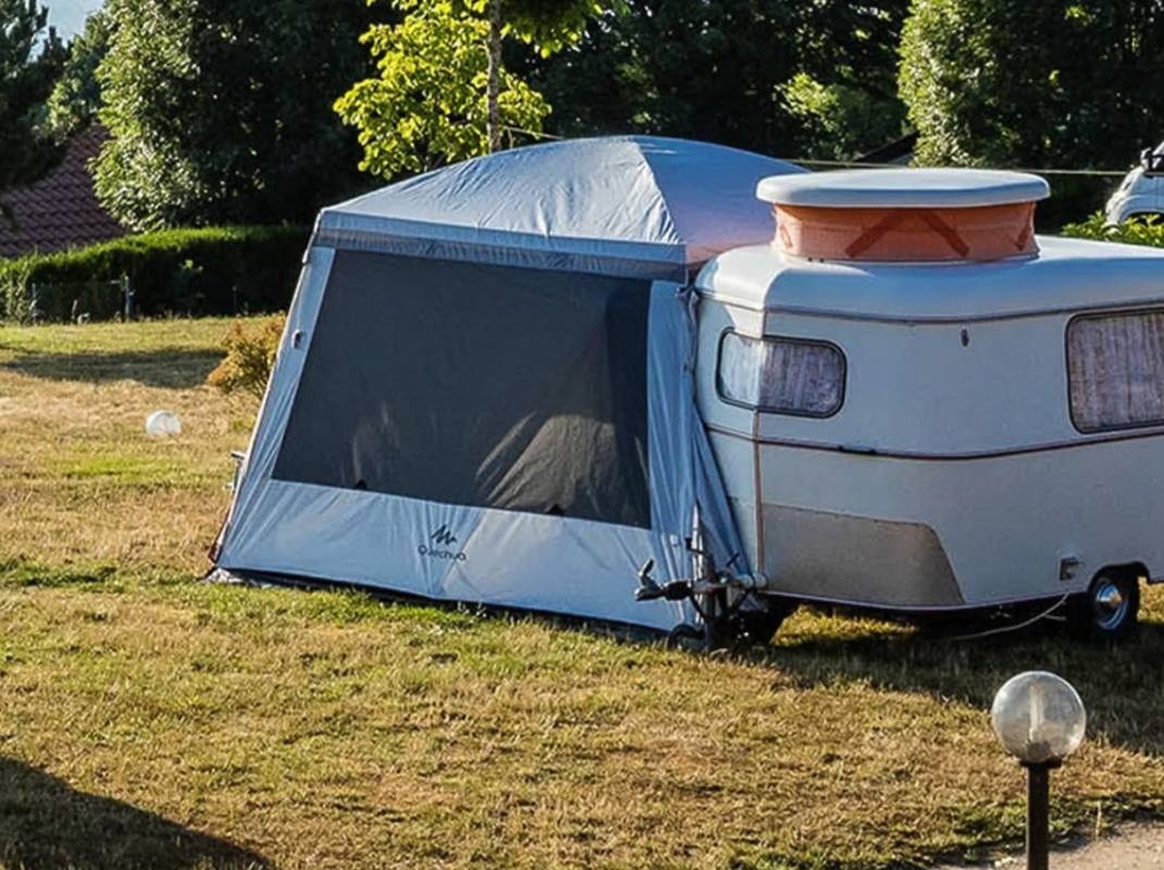 Camping Les Terrasses du Lac *** — 露营地 in Langohne