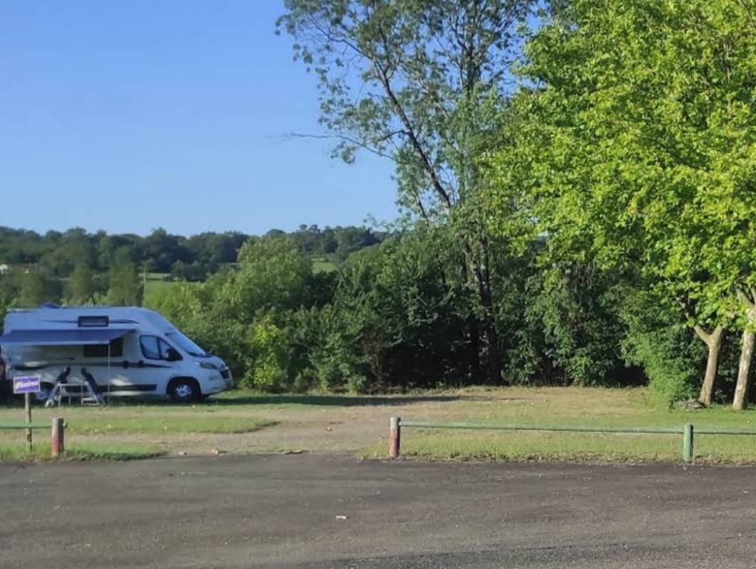 Camping Municipal Geaune — Camping Site in Geaune