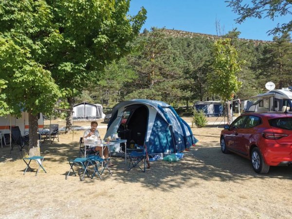 Camping Municipal Verdon Carajuan ** — Photo 3