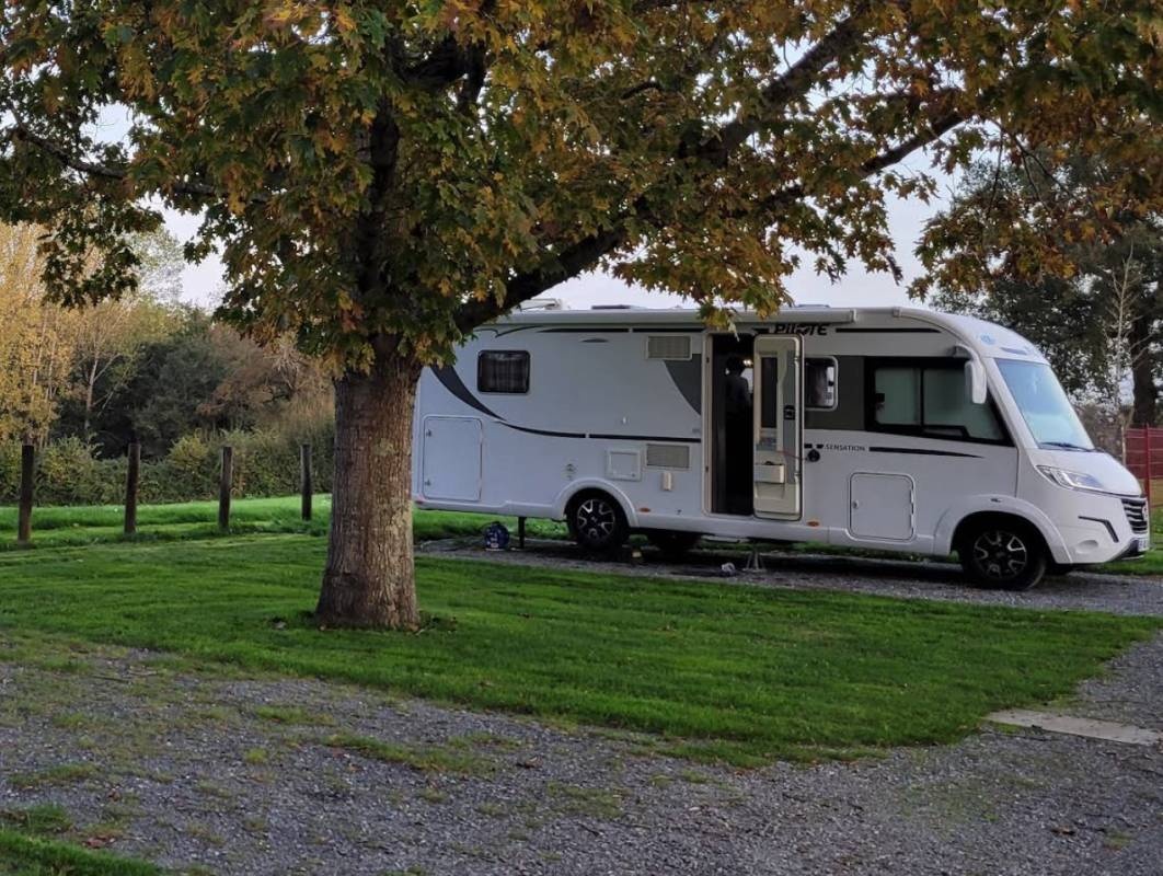 Camping Municipal — Area Autocaravanas in Mers-sur-Indre