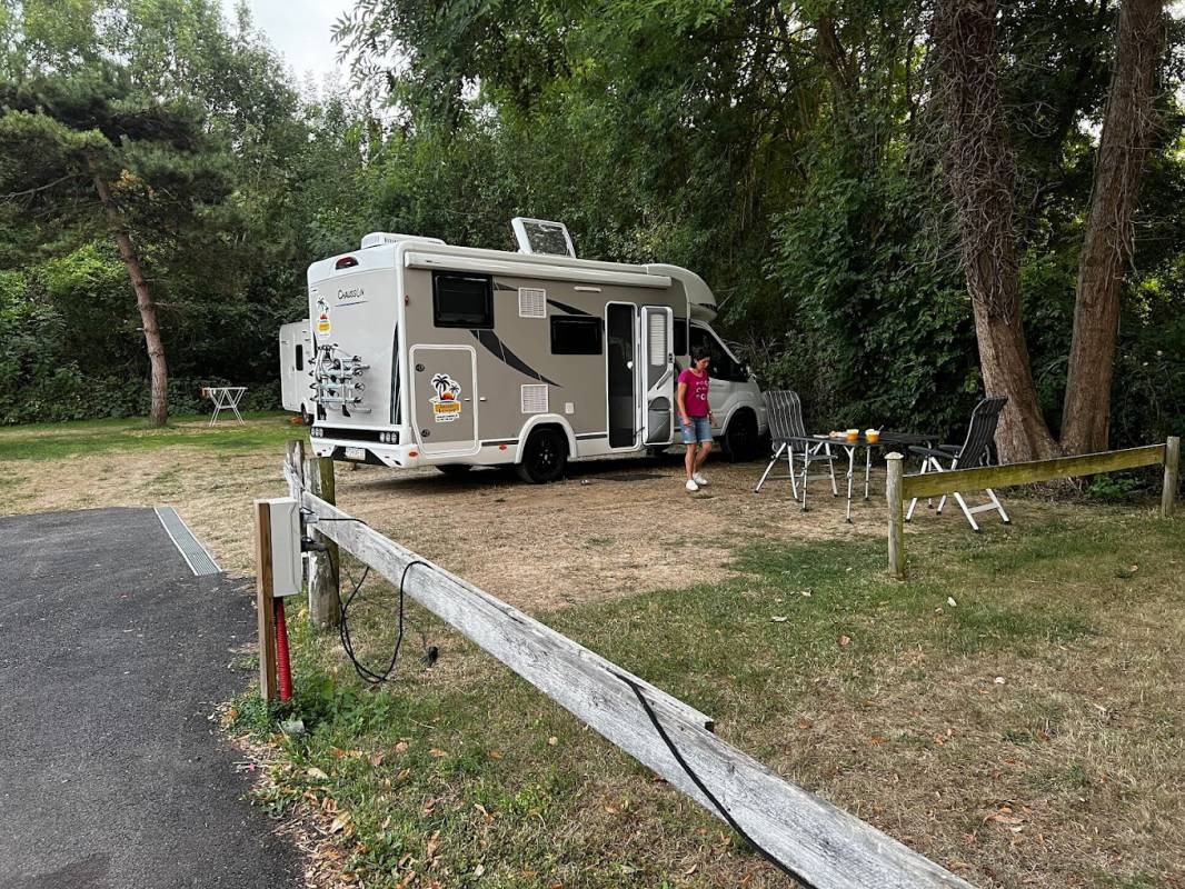 Camping King's Island — Campingplass in Triel-sur-Seine