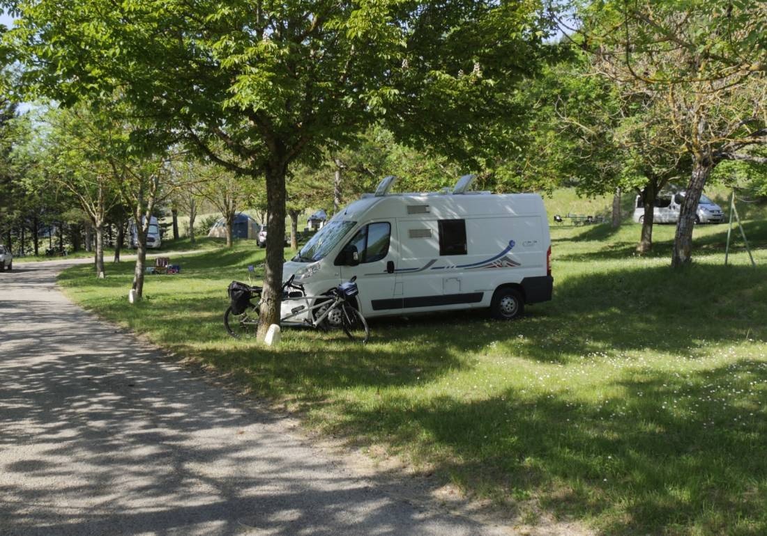 Camping Municipal Saint-Nazaire-le-Désert — Місце для кемпінгу in Saint-Nazaire-le-Désert