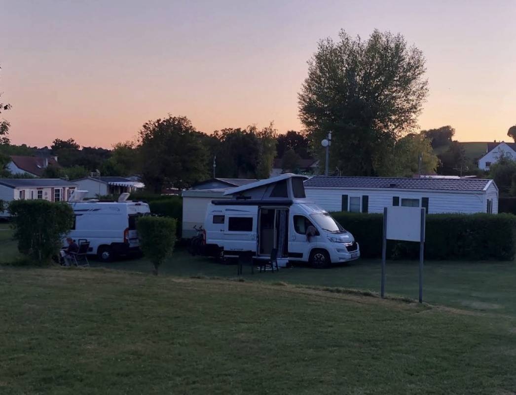 Camping des Rosiers — Campingplatz in Curlu