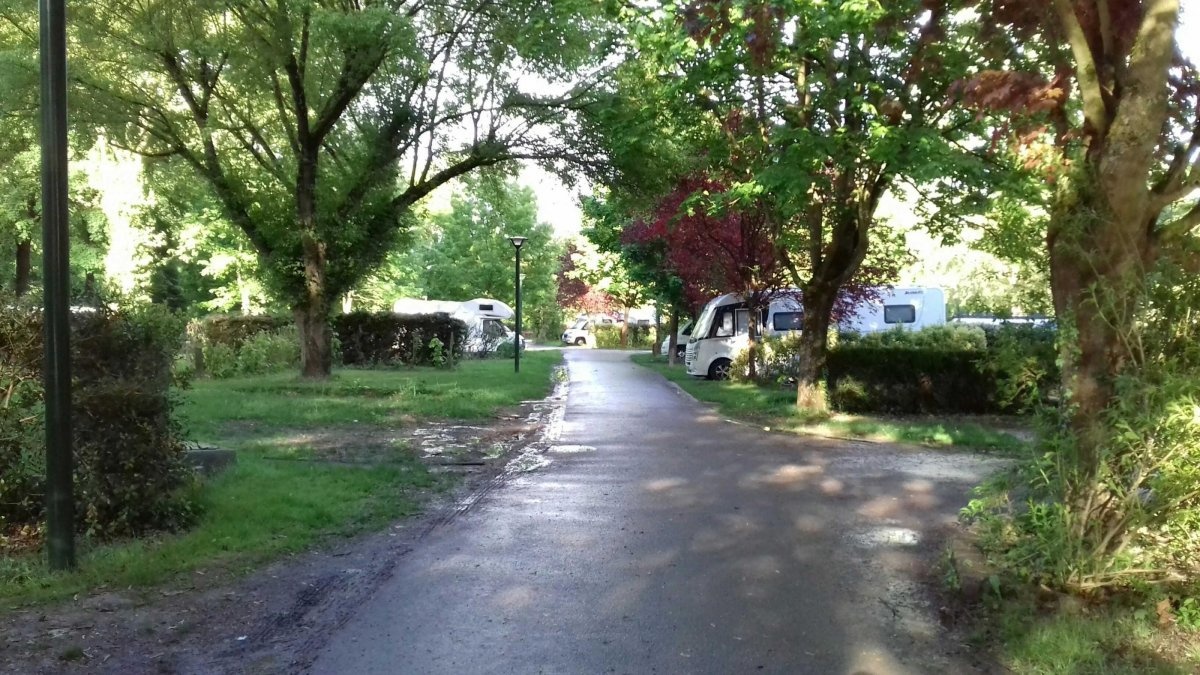 Camping Les Rives de Paris — Campingplads in Neuilly-sur-Marne / Île-de-France