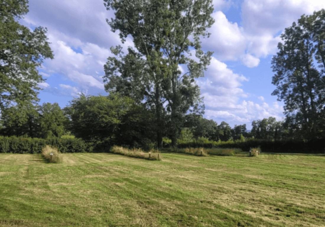 Camping des Papillons — Camping in Lalizolle