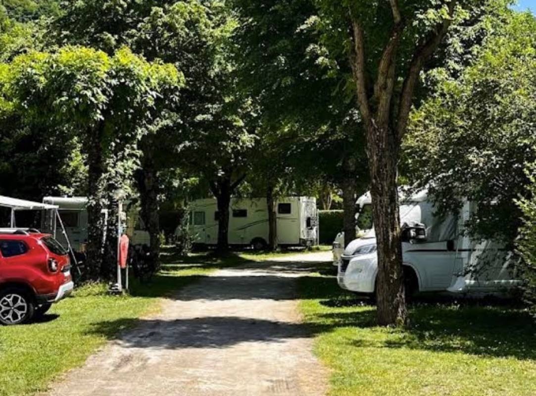 Camping Au Fil de L'Oô *** — Kemp in Bagnères-de-Luchon