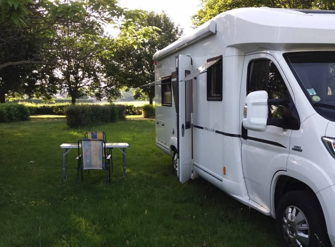 Camping de Charlieu *** — Camping Site in Charlieu 