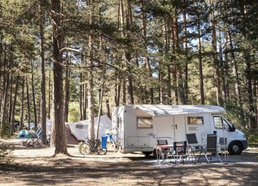 Camping Huttopia La Clarée *** — Kamp yeri in Val-des-Prés