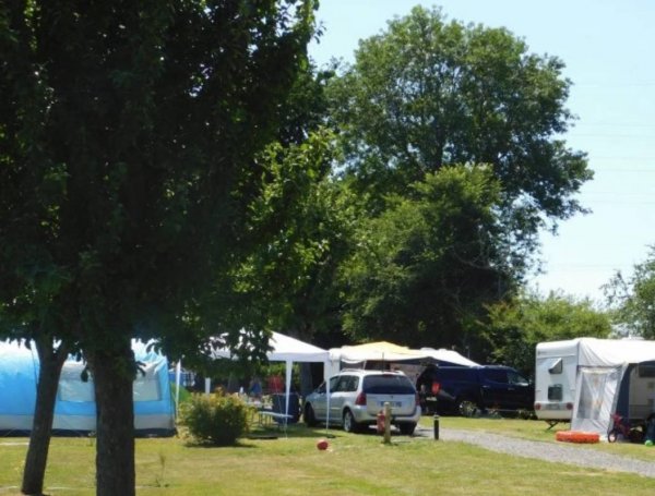 Camping Les Etangs *** — Photo 2