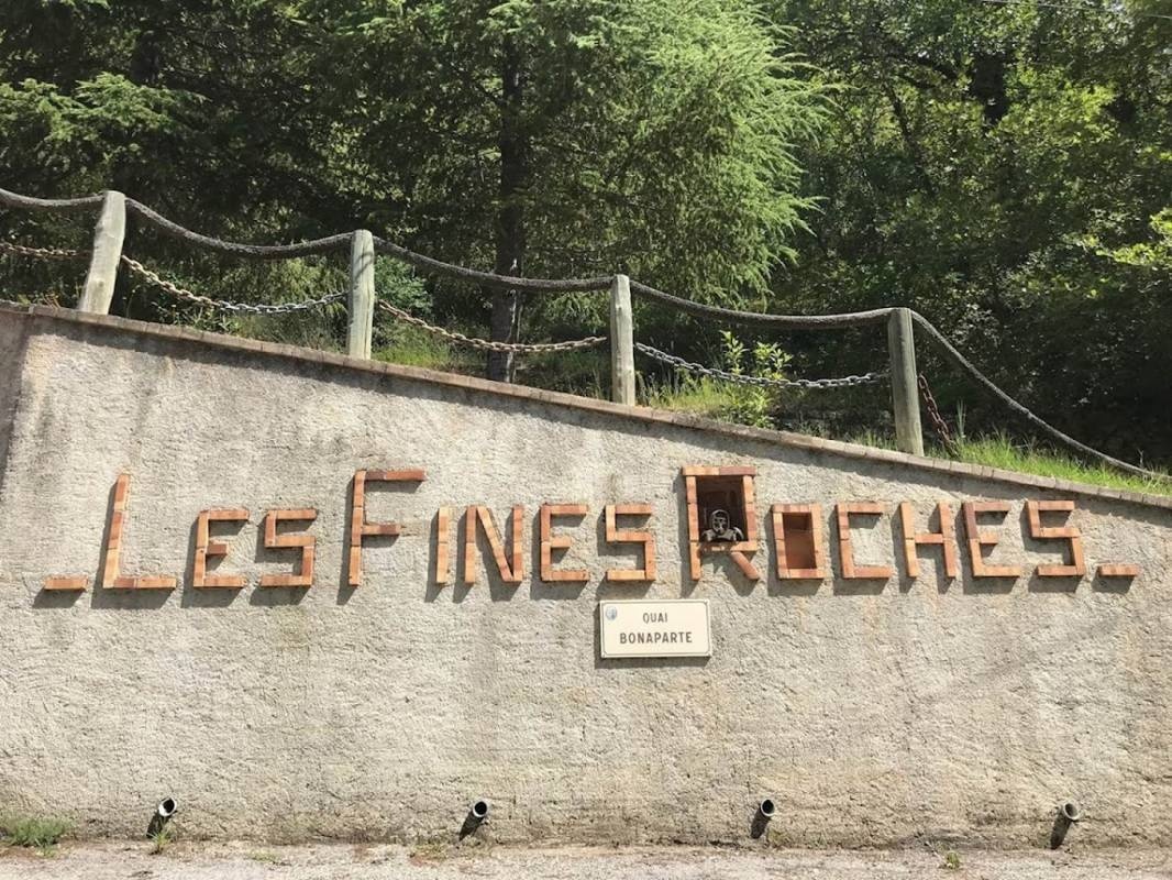 Camping les Fines Roches — Campingplatz in Roquesteron