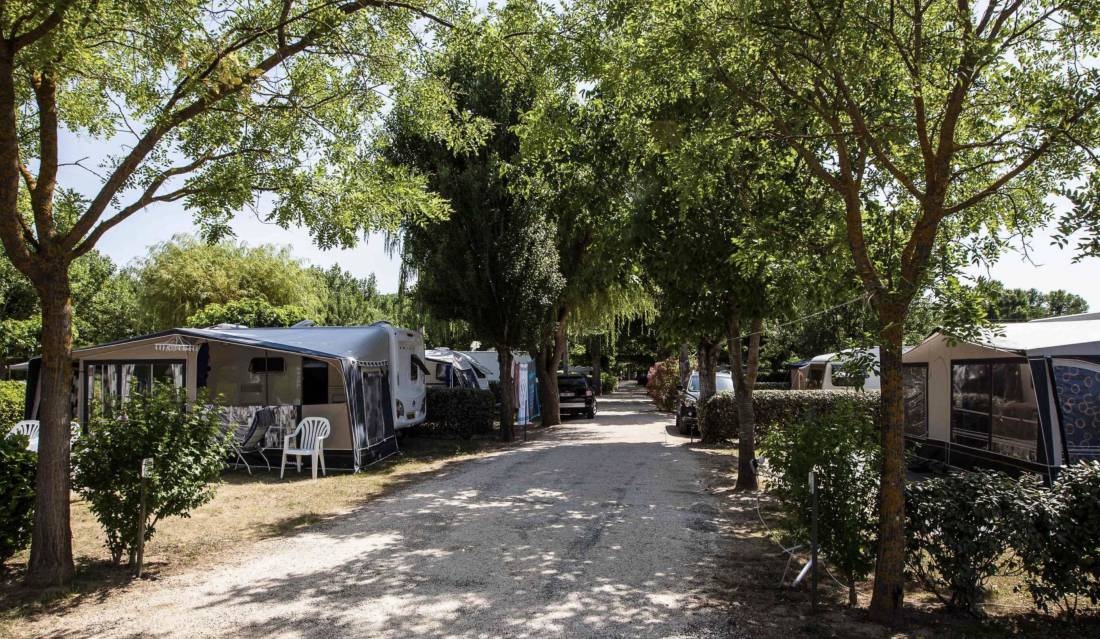 Camping Paradis Les Amarines **** — Cámping in Cornillon / Occitanie