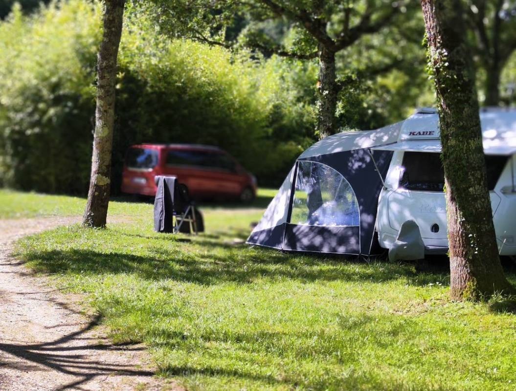 Camping L’Eglantière (Naturisten Camping) — Camping in Aries-Espénan