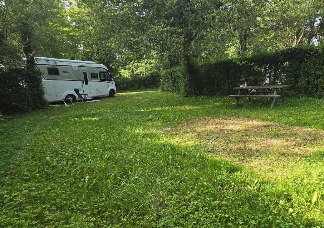 Camping L’Eglantière (Naturisten Camping) — Camping in Aries-Espénan