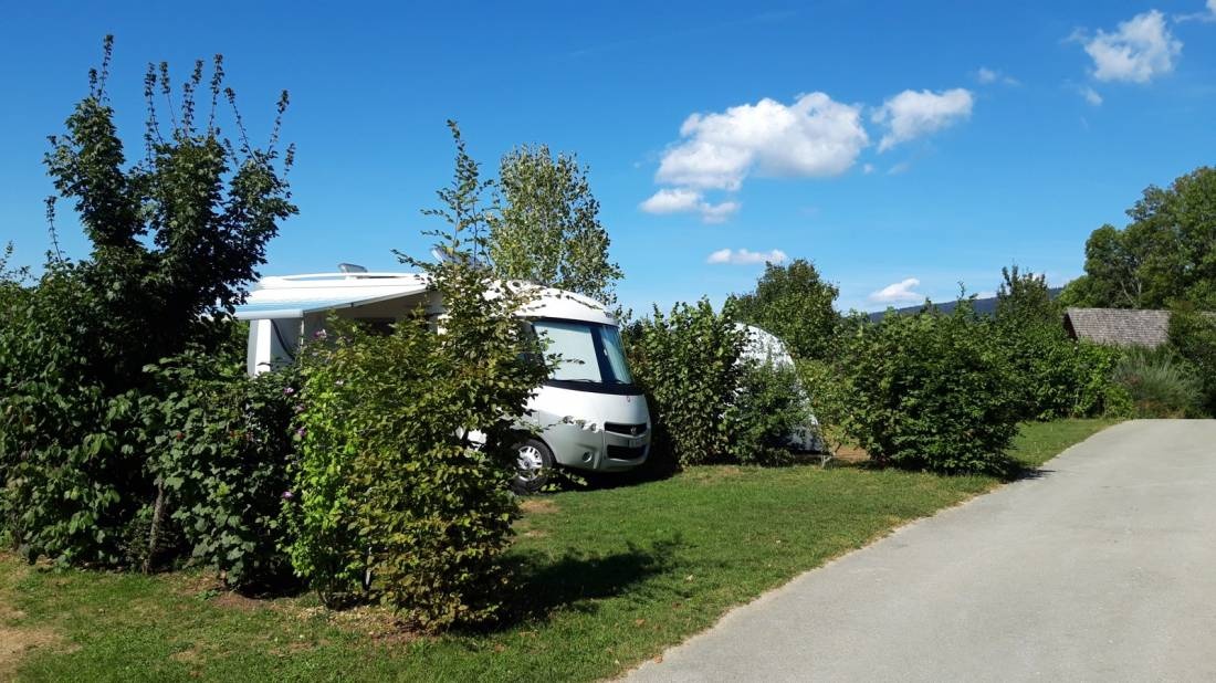 Camping Les 12 Cols *** — Camping in Hauteville-Lompnes 