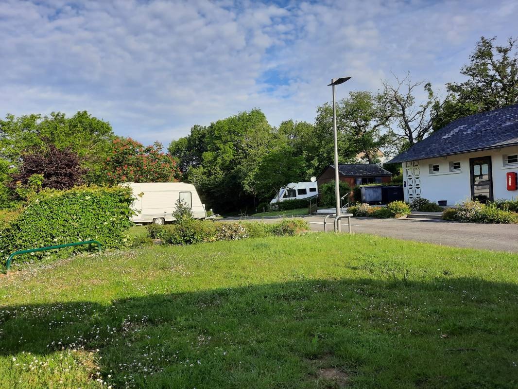 Camping de Coupeau ** — Sítio de acampamento in Saint-Berthevin / Pays de la Loire