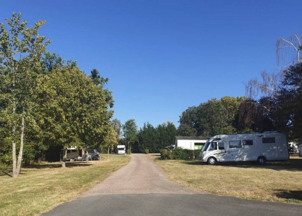 Stellplatz Saint-Pierre-le-Moûtier