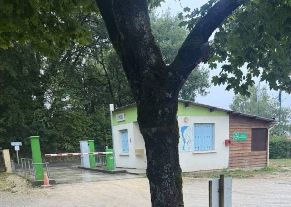 Stellplatz Lac de Charles ** — Photo 2