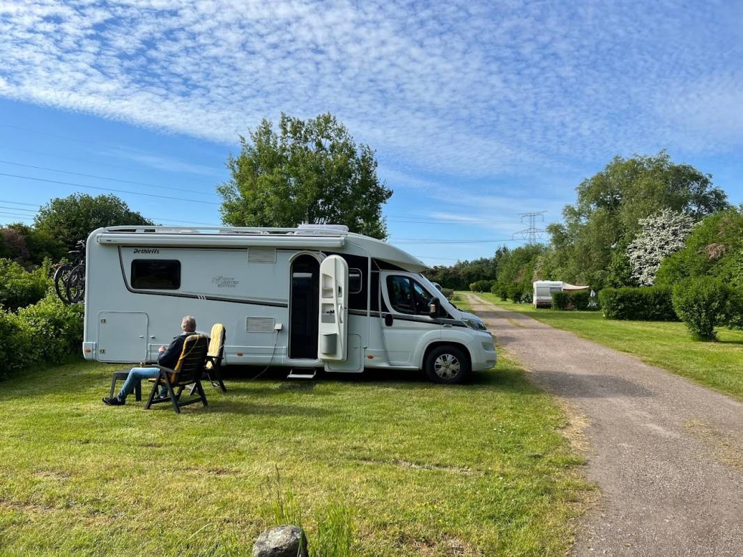 Camping Les Nénuphars — Campingplads in Roumare