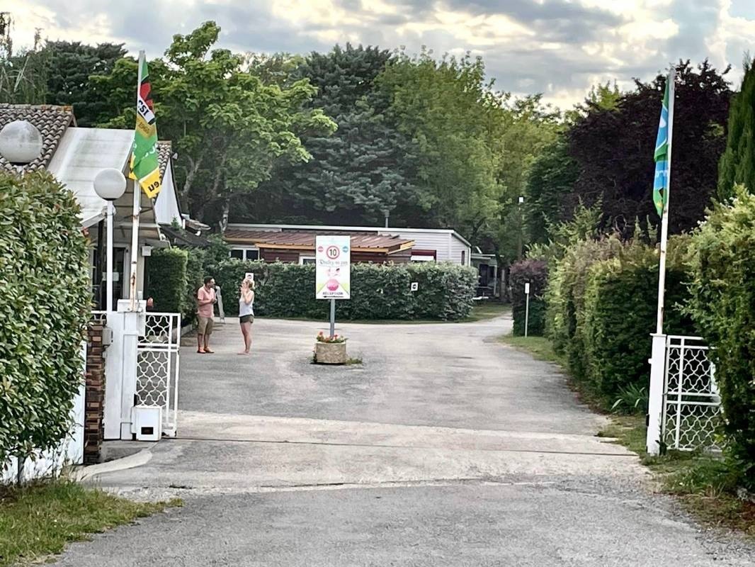 Camping des Nations *** — Campingplats in Clonas-sur-Varèze / Auvergne-Rhône-Alpes