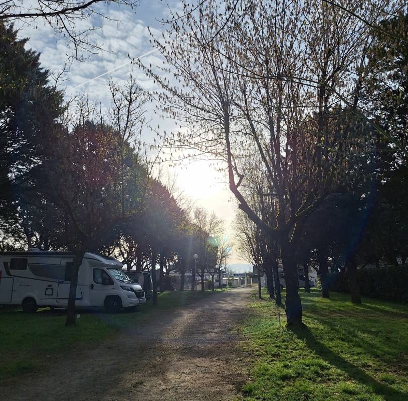 Camping des Nations *** — Campingplats in Clonas-sur-Varèze / Auvergne-Rhône-Alpes