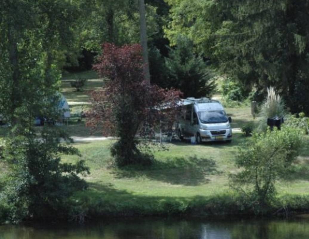 Camping Les Ombrages — Sítio de acampamento in Dallet