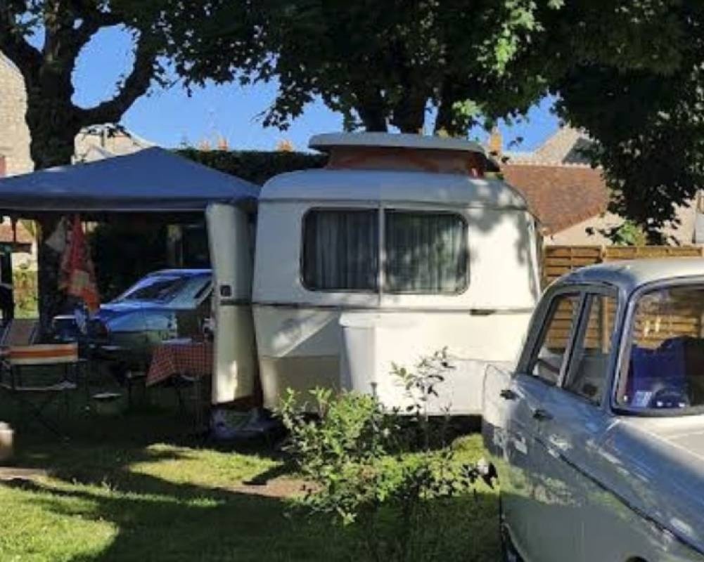 Camping La Saulaie — Campingplats in La Charité-sur-Loire