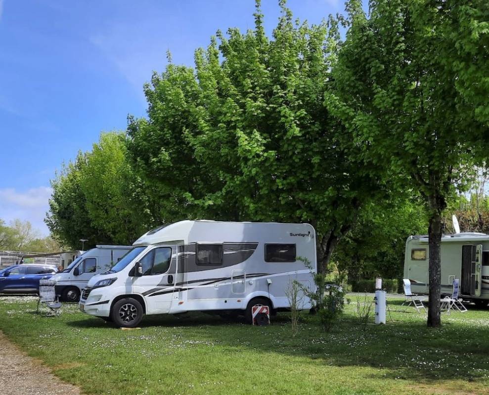 Camping La Saulaie — Campingplats in La Charité-sur-Loire