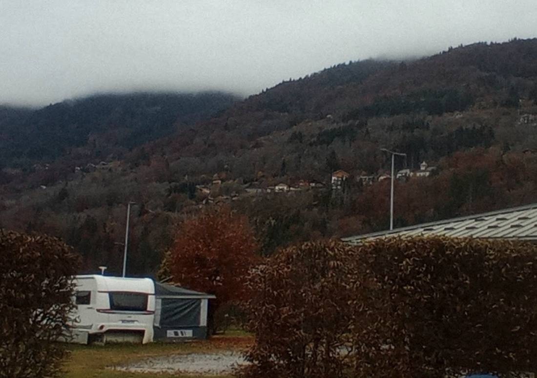 Camping Municipal Lac et Montagnes — Camping Site in Verchaix