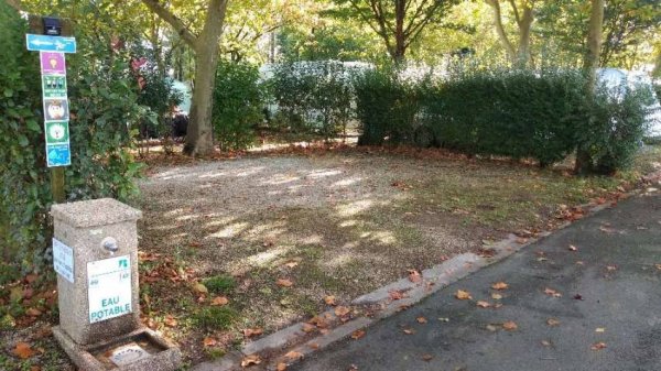 Camping Municipal Le Rayonnement — Photo 3