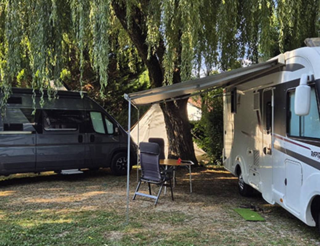 Camping du Haut-Rhône *** — 露营地 in Seyssel