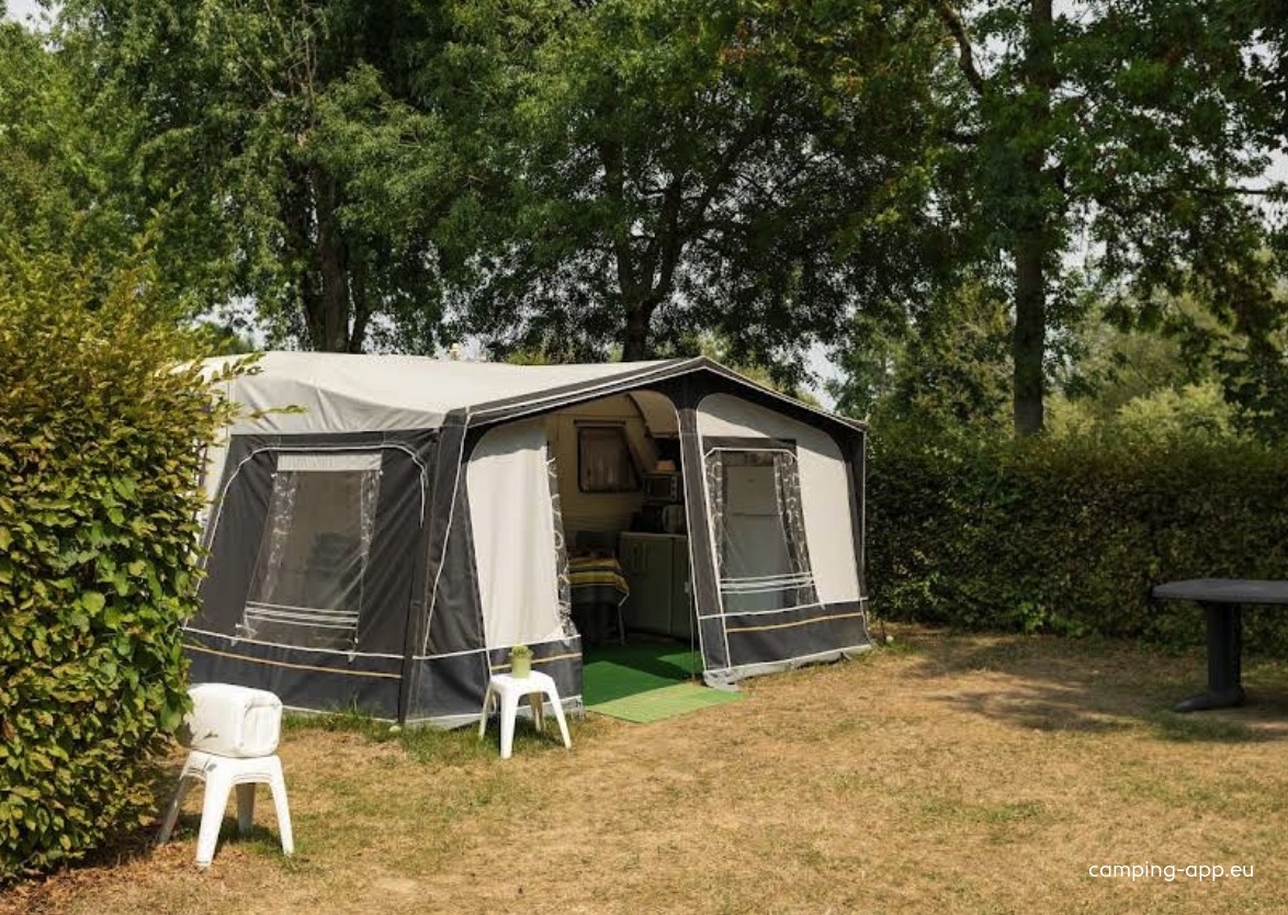 Camping Le Renom *** — 露营地 in Vonnas