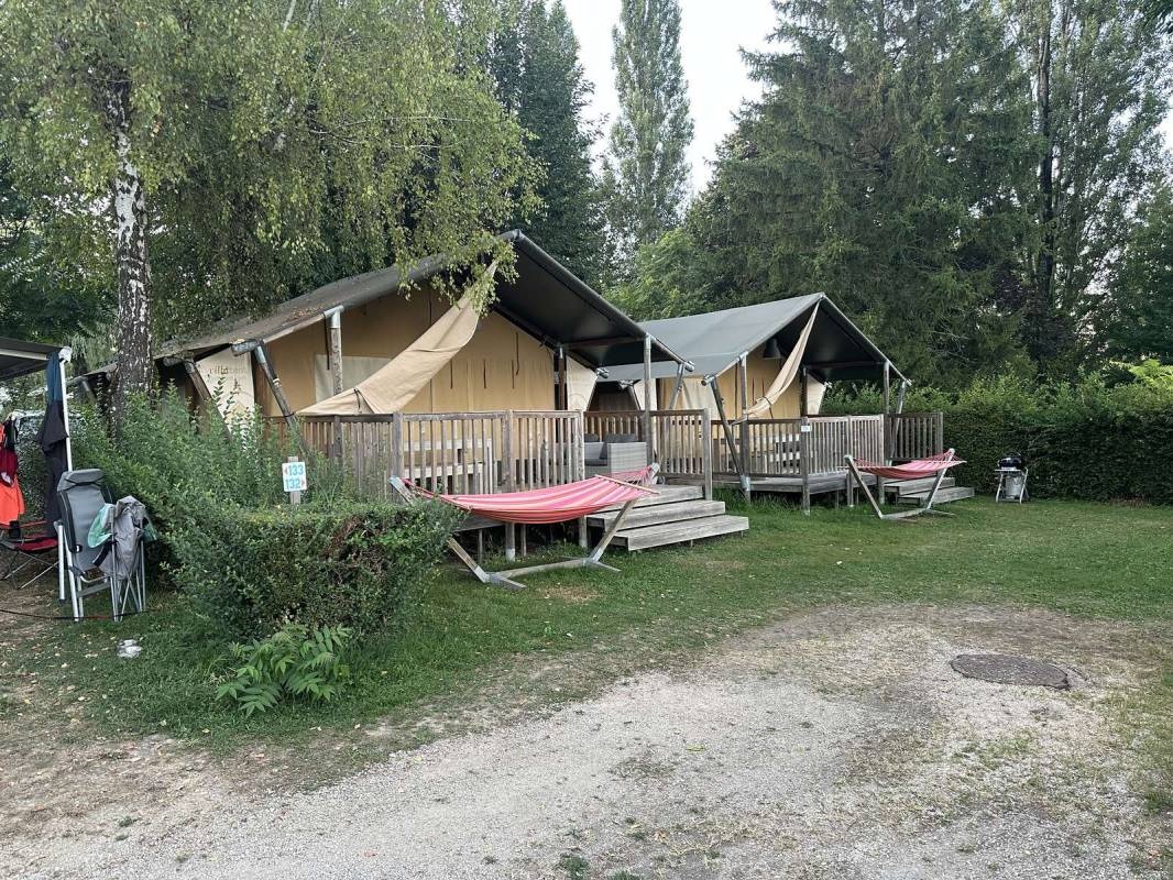 Camping le Coin Tranquille **** — Kemp in Les Abrets / Auvergne-Rhône-Alpes