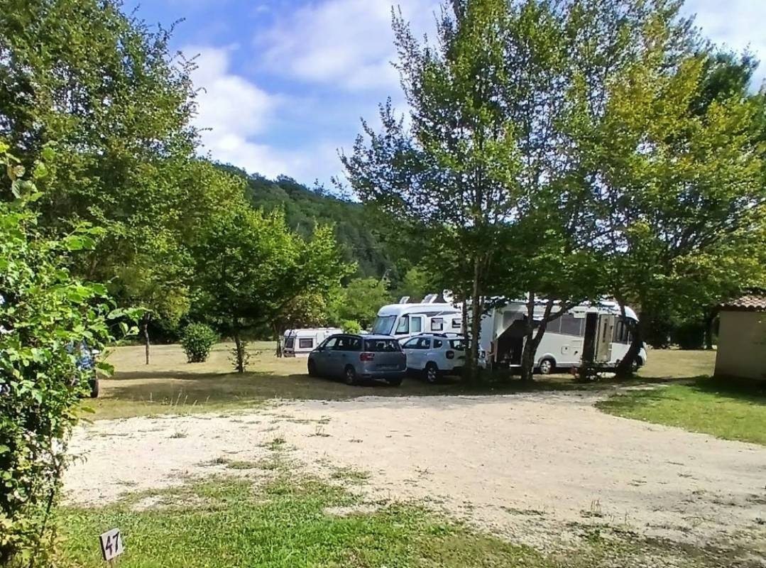 Camping Le Convivial *** — Campingplats in Saint-Martial-de-Nabirat