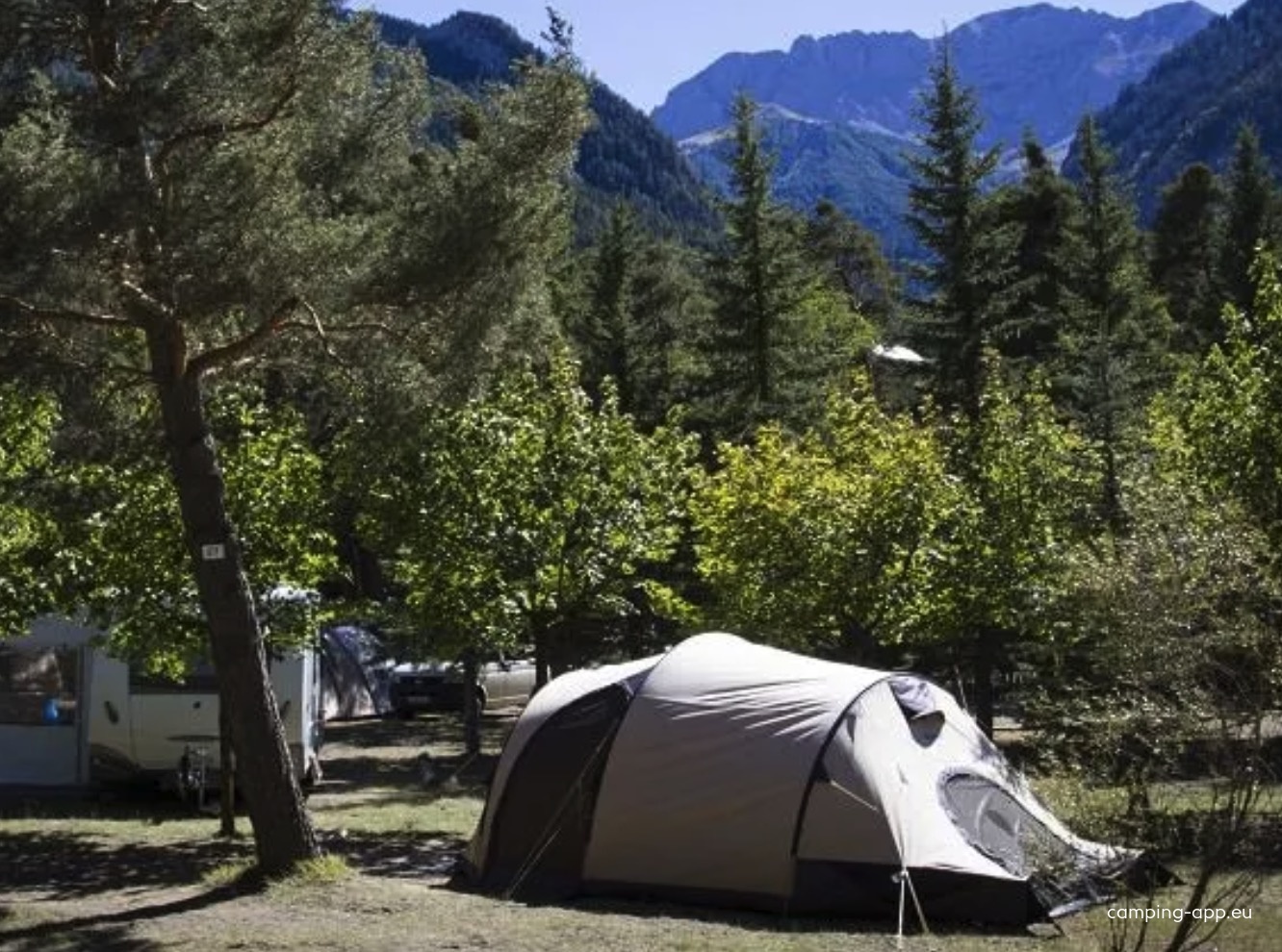 Camping Le Fontarache **** — Area da campeggio in Les Thuiles