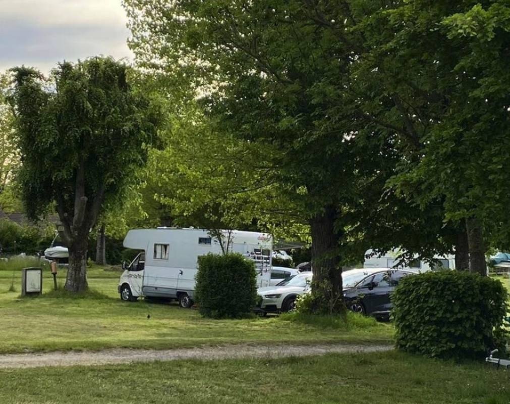 Camping Brise du Léman — Kemping in Sciez