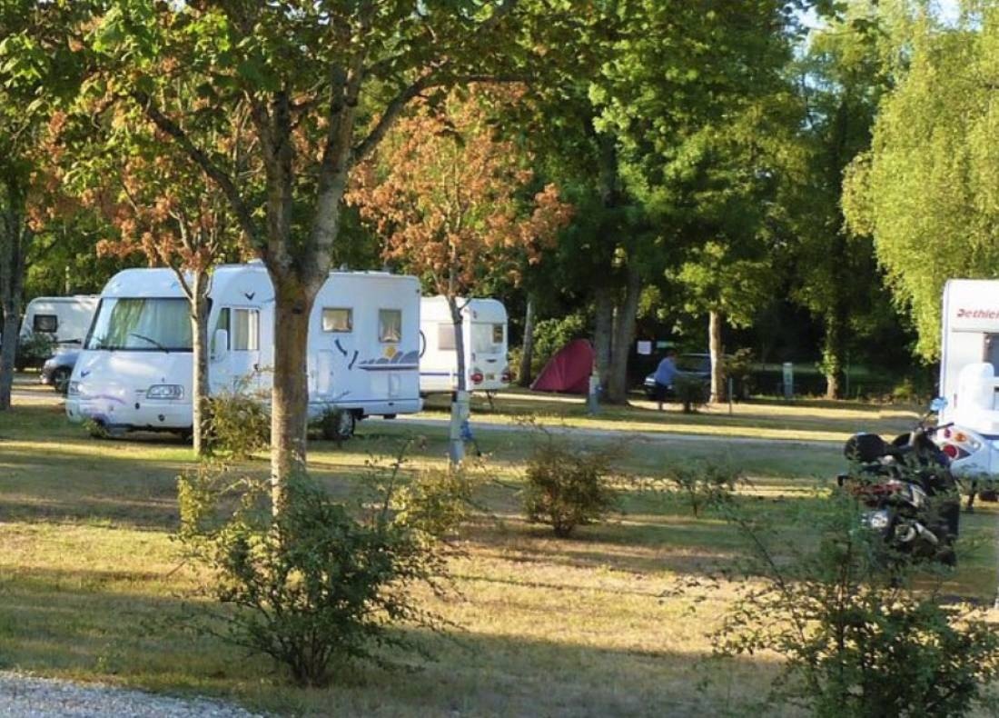 Camping Tournefeuille *** — Kamp yeri in Romorantin-Lanthenay