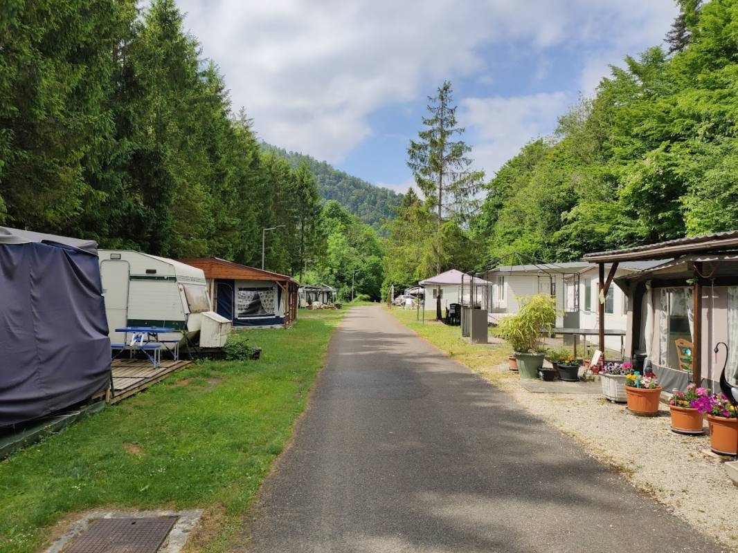 Camping Le close du Doubs — Camping in Glère 
