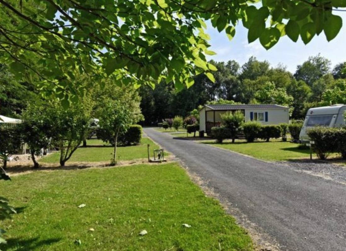 Camping du Val Joyeux — Cámping in Château-la-Vallière