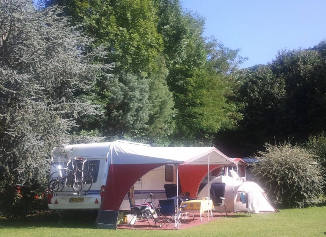 Camping du Lac **** — 露营地 in Arcizans-Avant