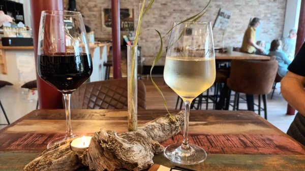 Wohnmobilstellplatz am Halbmond — Photo 6