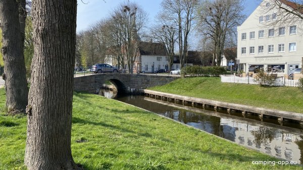 Wohnmobilstellplatz am Halbmond — Foto 6