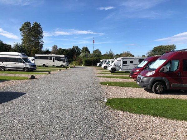 Wohnmobilstellplatz am Halbmond — Foto 5