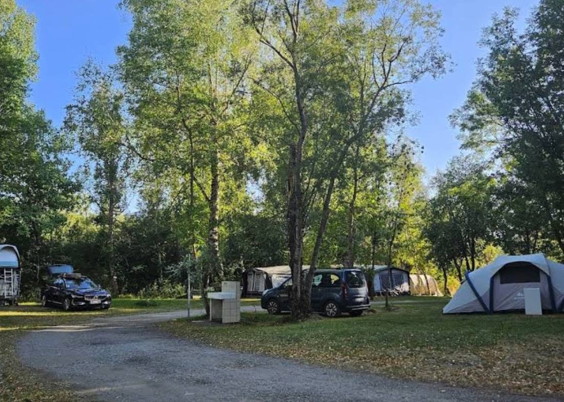 Camping Les Sitelles *** — Campingplatz in Chabottes