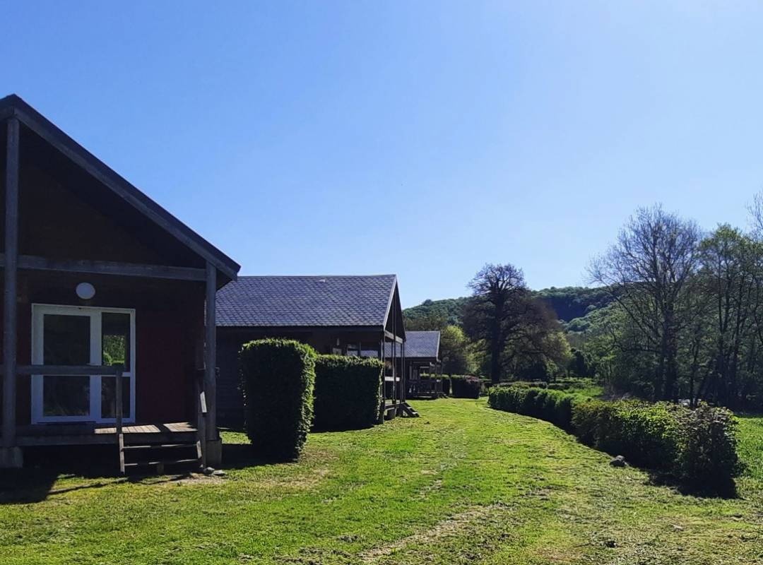 Camping Le Moulin du Teinturier — Kemping in Saint-Martin-Valmeroux