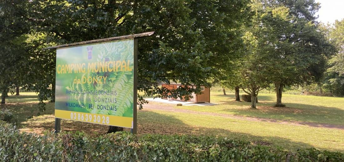 Camping Donzy — Campingplats in Donzy