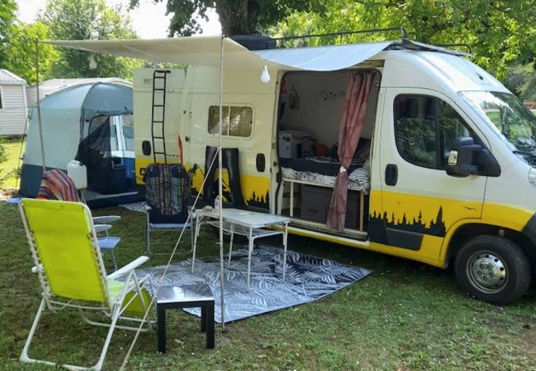 Camping L'île aux Perdrix ** — Kemp in Siccieu-Saint-Julien-et-Carisieu