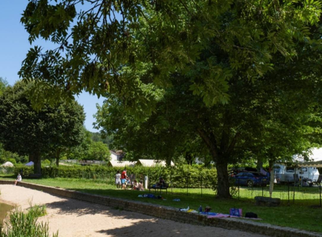 Campingl Le Petit Port ** — Kemp in Châtel-Censoir