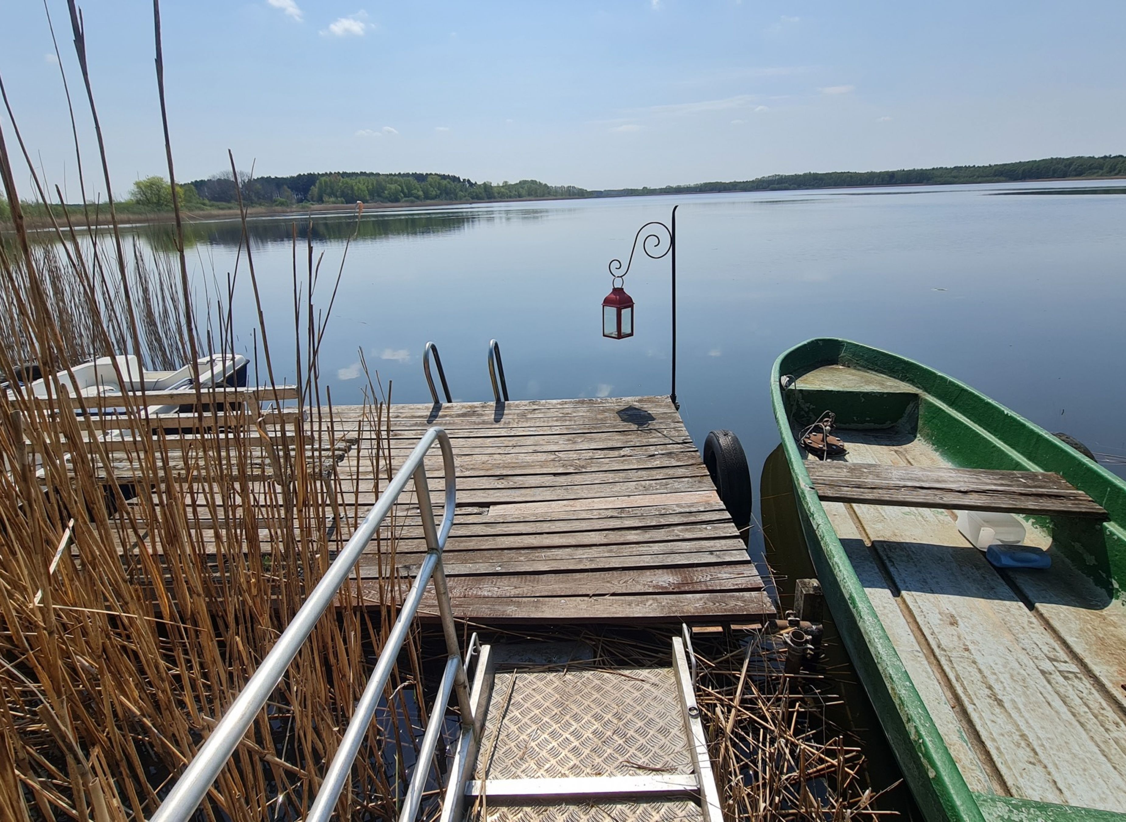 Wohnmobil und Zelt Stellplatz Sperenberg — Sp. parking dla kamperów in Am Mellensee