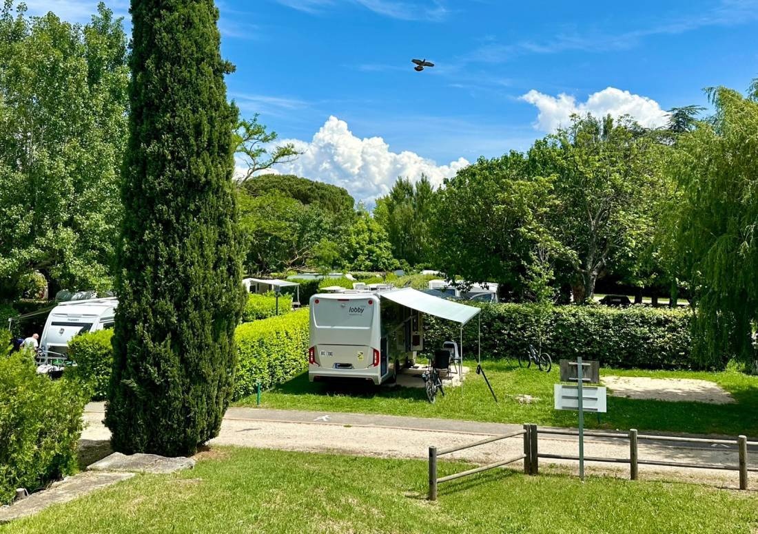 Camping Le Brégoux *** — Kemping in Aubignan