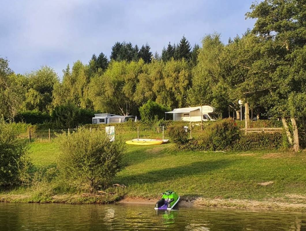 Camping du Viaduct *** — Campingplatz in Pers 